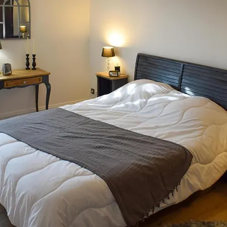 Amazing In With Wifi And 2 Bedrooms شقة *