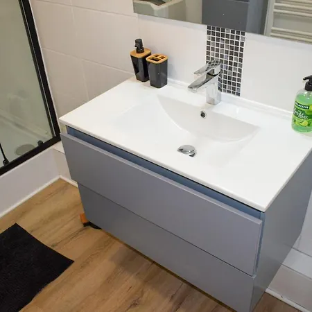 Amazing In With Wifi And 2 Bedrooms *